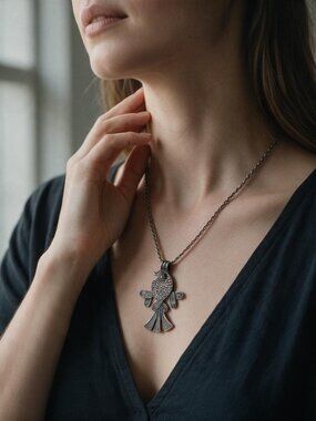 Vintage Larry Vrba Castlecliff Mayan Pre-Columbian Bird Totem Pendant Necklace